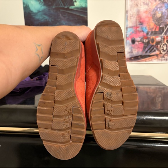 Sorel Women's Warp Red Ankle Boots - Picture 7 of 9